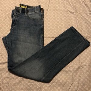 EUC Lee Modern Series jeans. Made for comfort in motion. 34x34